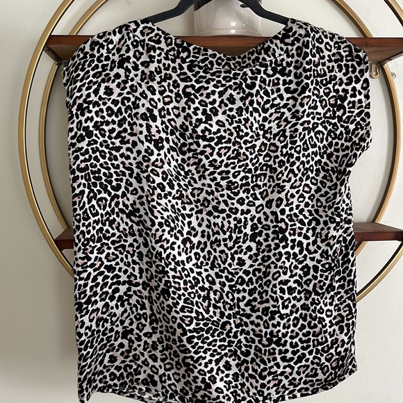 Acrobat 100% Silk Animal Print Short Sleeve V Neck Cut Out Blouse S - Picture 5 of 5